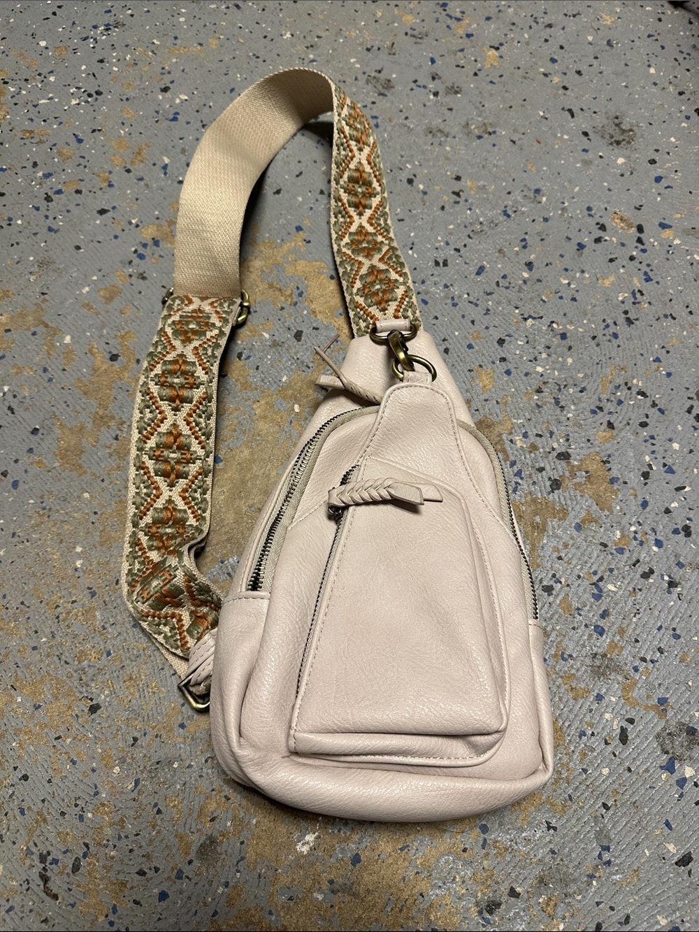 Antik Kraft Cream Leather Crossbody Sling with Patterned Strap